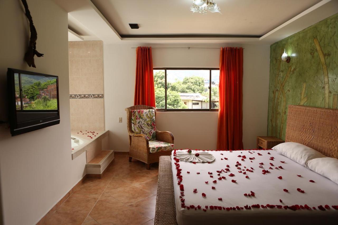 Hotel Anamichu Suites Мелгар Екстериор снимка