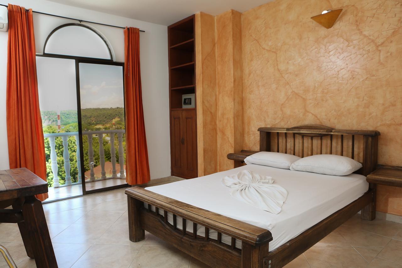 Hotel Anamichu Suites Мелгар Екстериор снимка